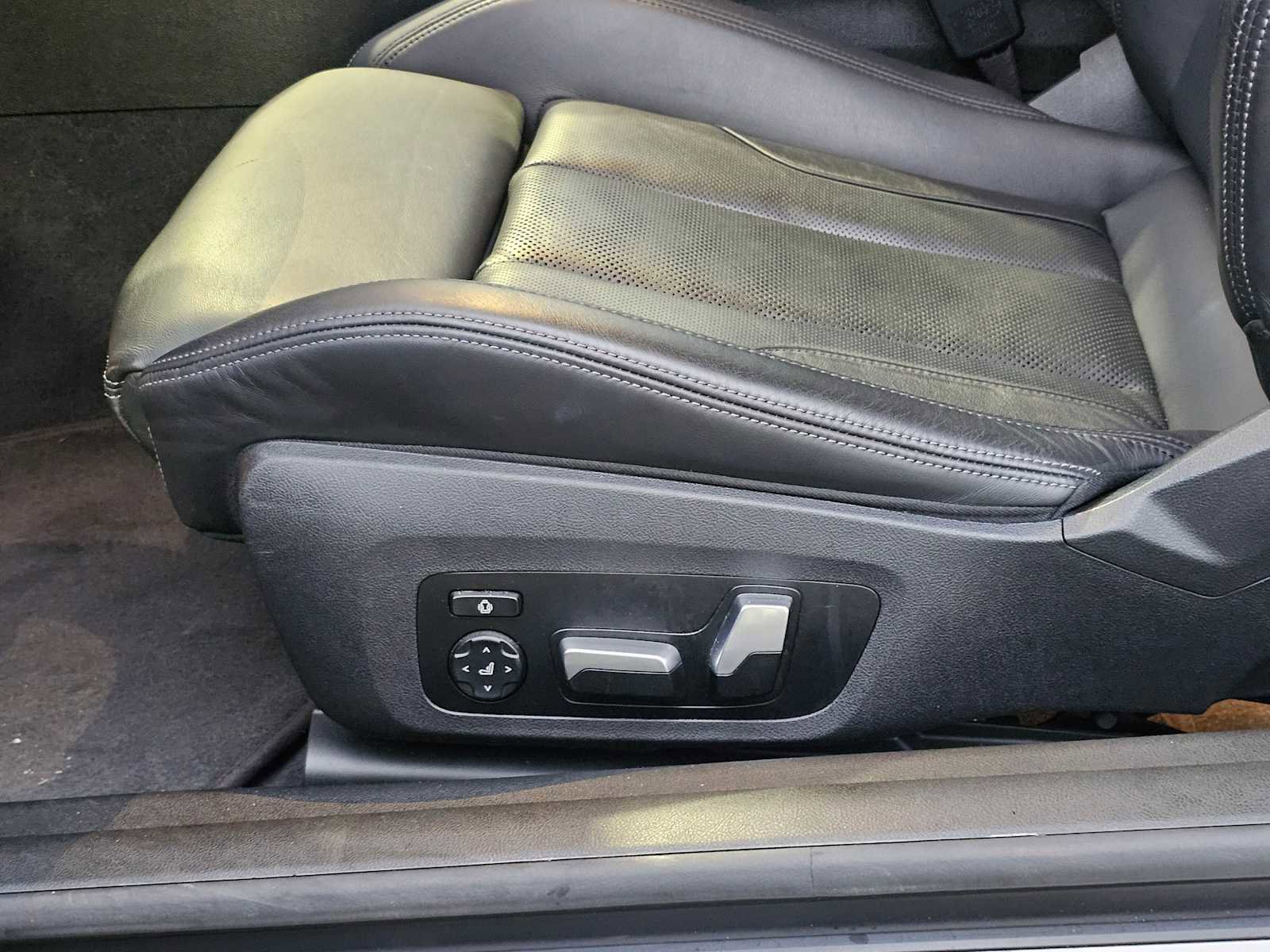 Used 2021 BMW M4 Coupe w/ Executive Package image 22