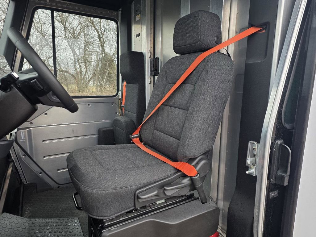 Used 2024 Chevrolet Brightdrop 600 w/ Commercial Equipment Package image 7