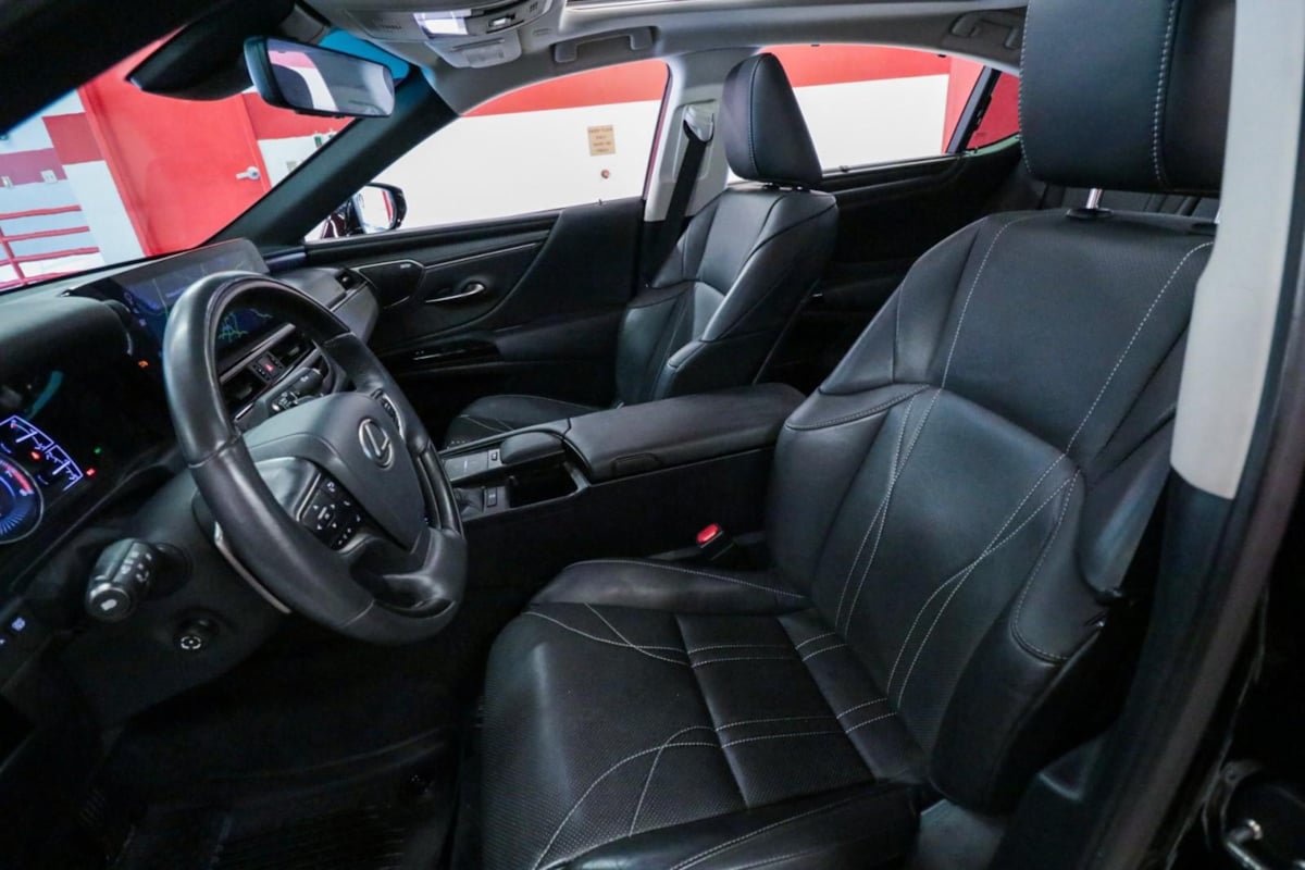 Used 2022 Lexus ES 350 Ultra Luxury w/ Accessory Package 2 FWD image 11