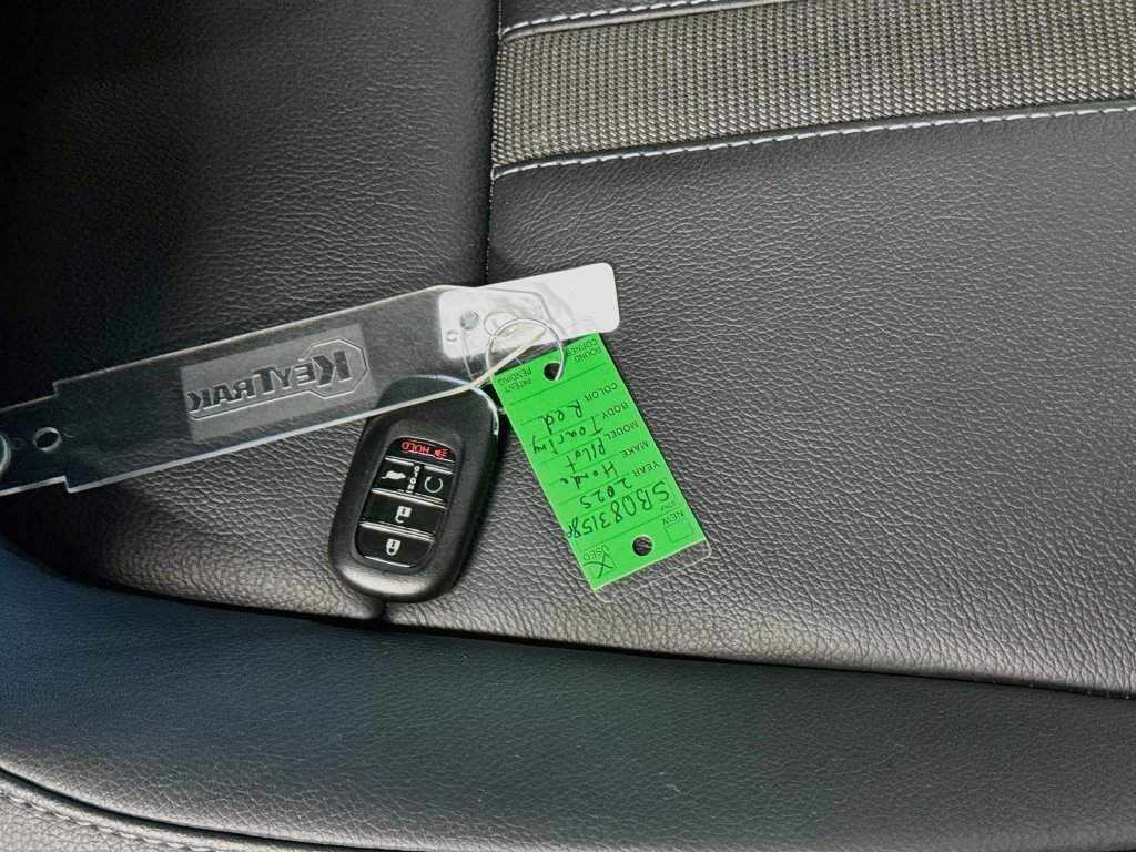 Used 2025 Honda Pilot Touring image 37