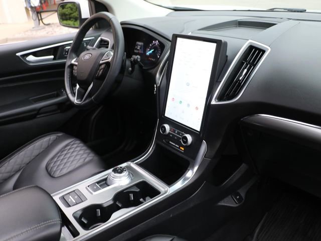 Used 2024 Ford Edge Titanium w/ Equipment Group 301A AWD/4WD image 11