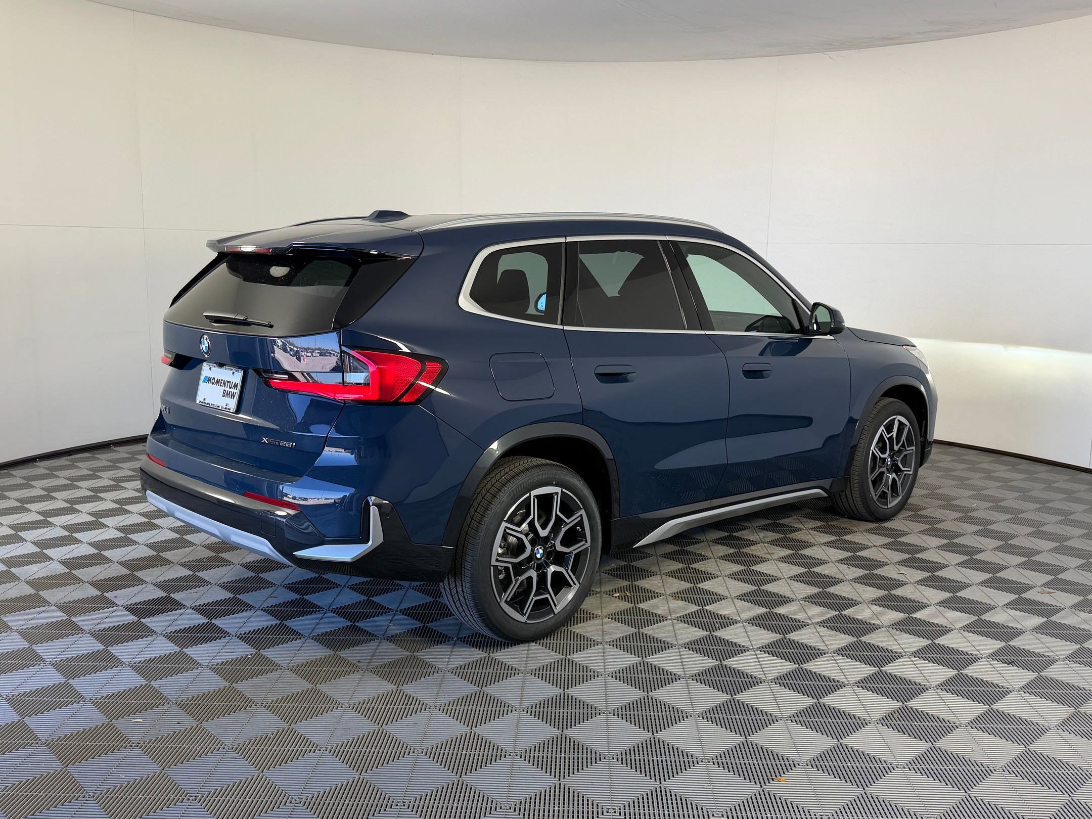 Used 2026 BMW X1 xDrive28i w/ Technology Package AWD/4WD image 9