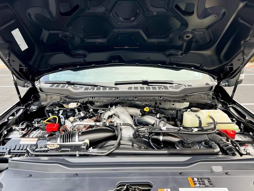 Used 2024 Ford F550 XLT image 12
