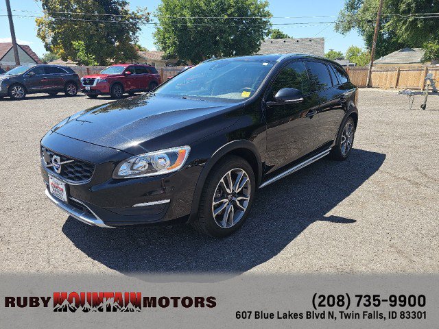 Used 2018 Volvo V60 T5 Cross Country AWD/4WD image 3