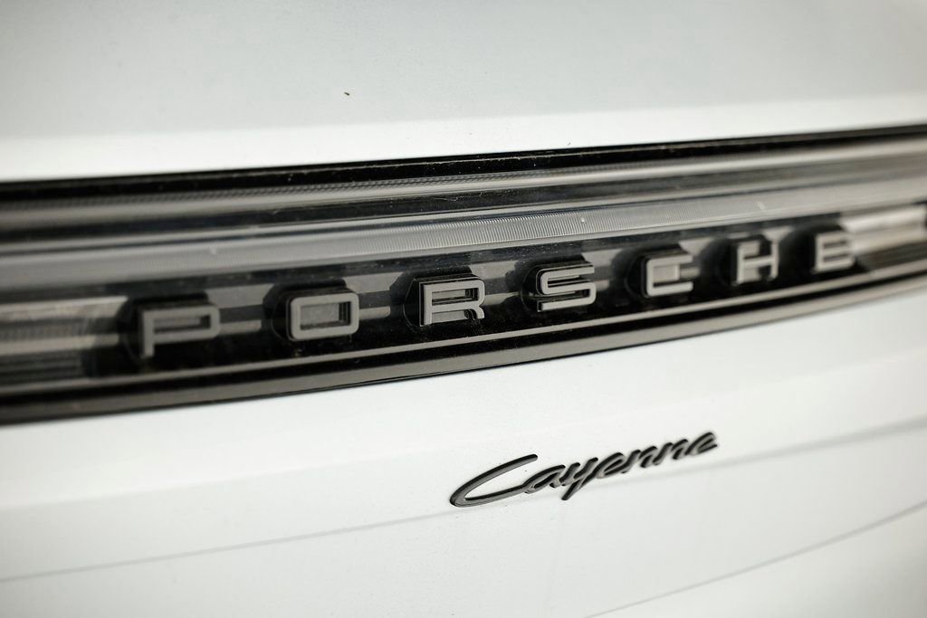 Certified 2025 Porsche Cayenne AWD/4WD image 14