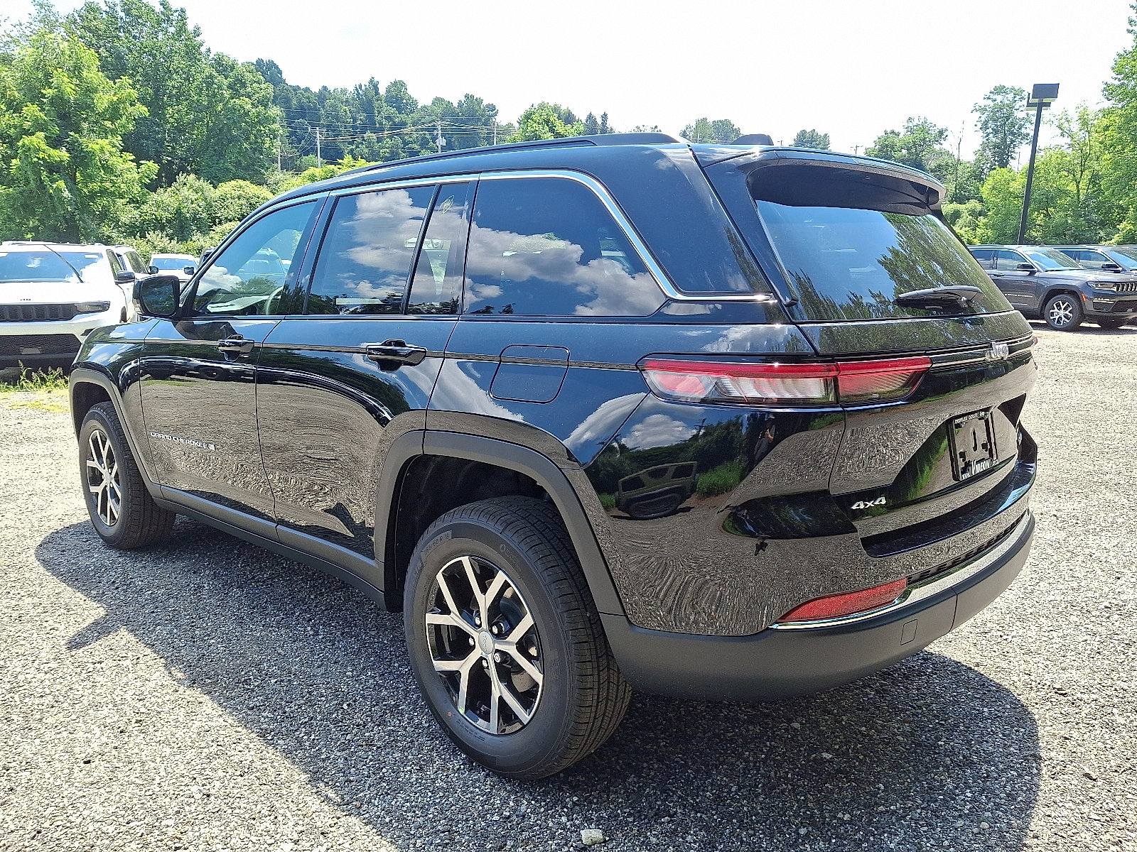 New 2025 Jeep Grand Cherokee Limited image 3