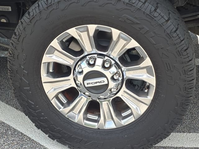 Used 2017 Ford F250 XLT w/ XLT Premium Package RWD image 12