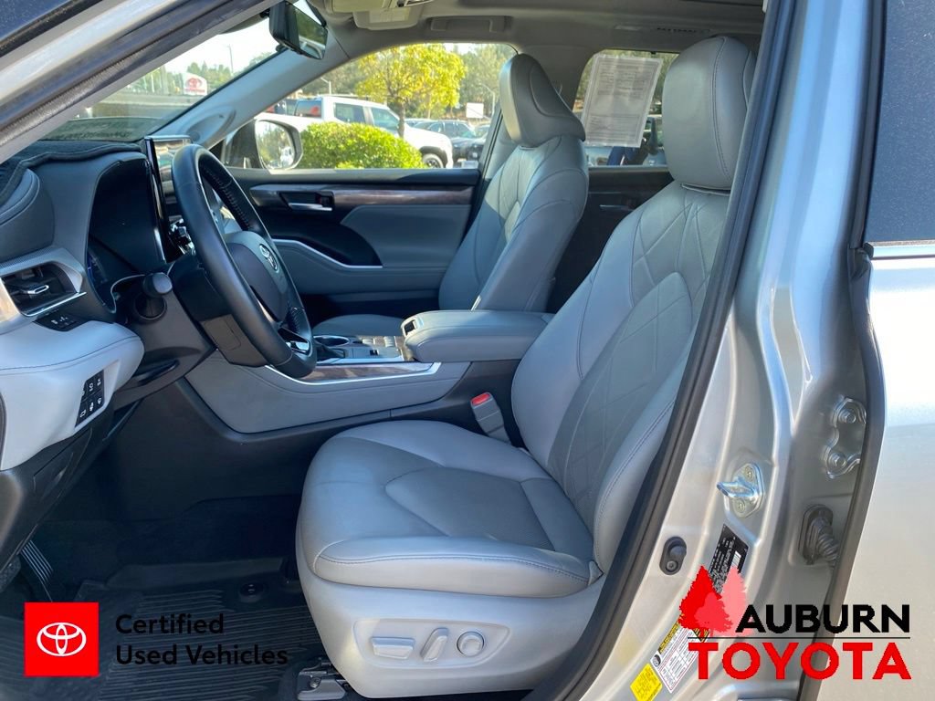 Certified 2021 Toyota Highlander Platinum AWD/4WD image 39