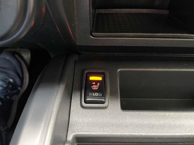 Used 2018 Nissan Titan SV w/ SV Convenience Package image 29