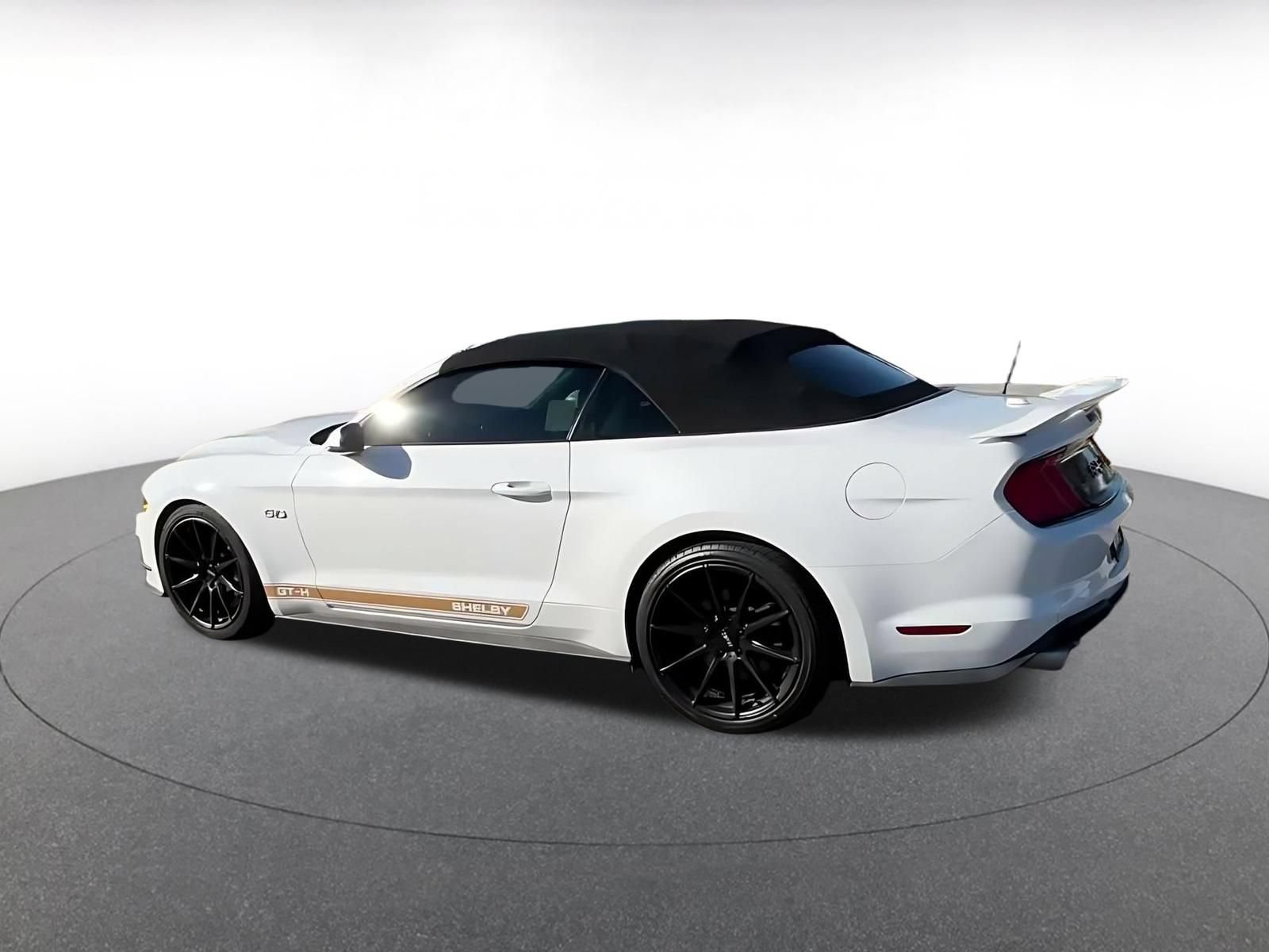 Used 2022 Ford Mustang GT Premium w/ GT Performance Package RWD image 9