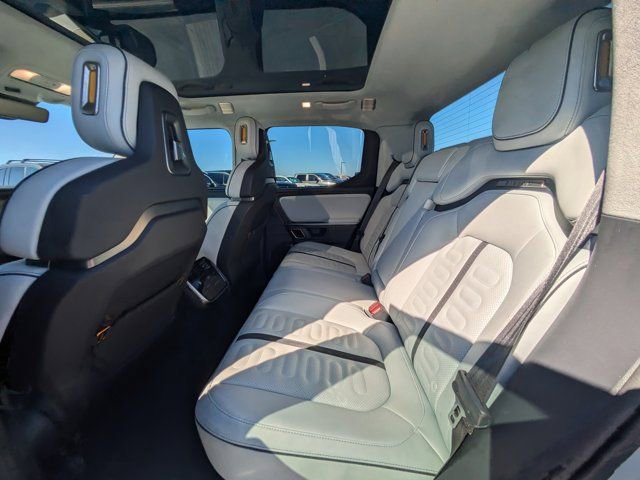 Used 2023 Rivian R1T Adventure image 11