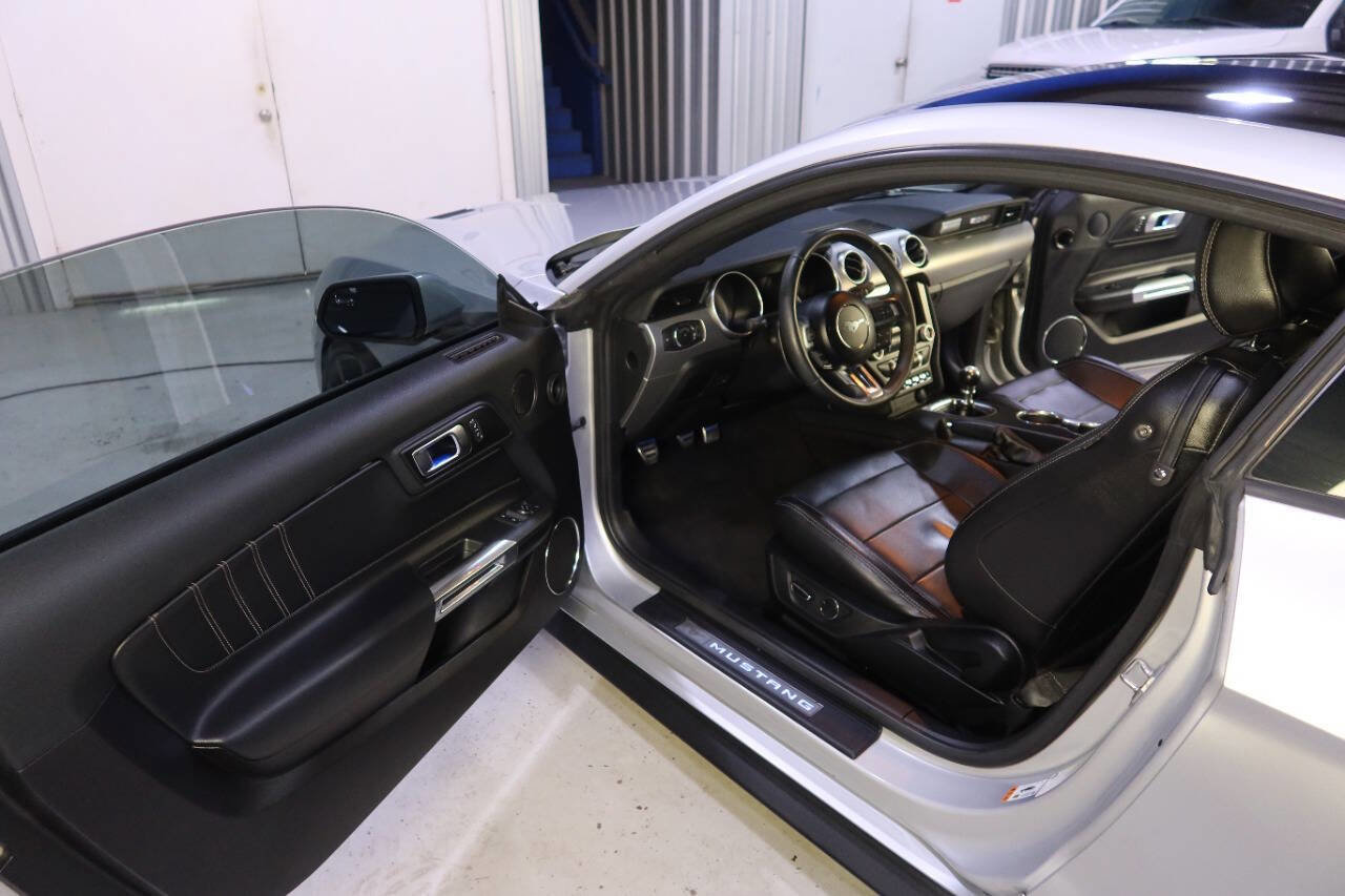 Used 2019 Ford Mustang GT Premium RWD image 17