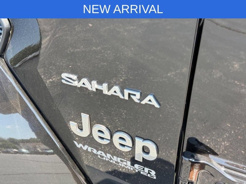 Used 2022 Jeep Wrangler Unlimited Sahara AWD/4WD image 9