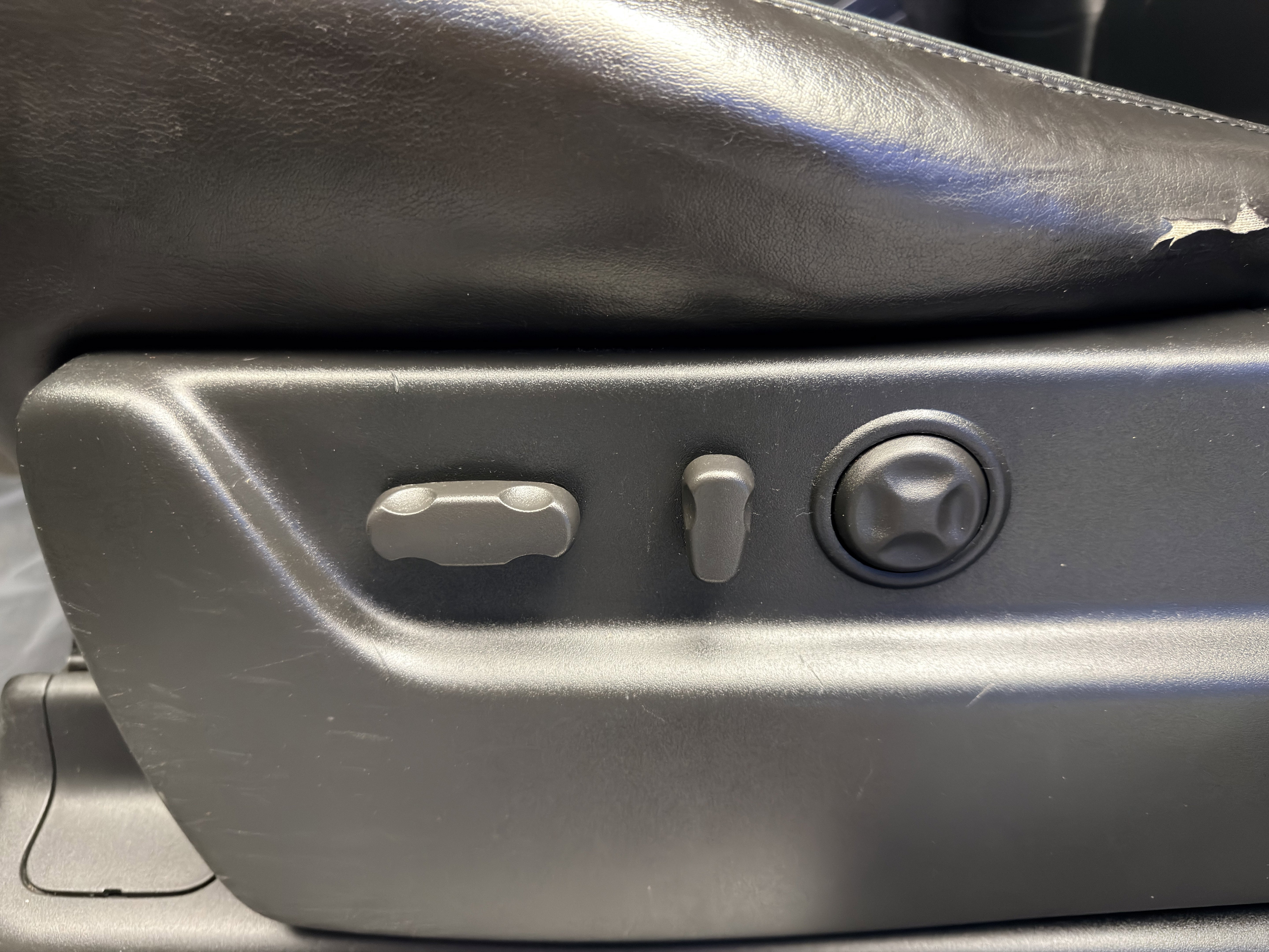 Used 2008 GMC Yukon Denali image 12