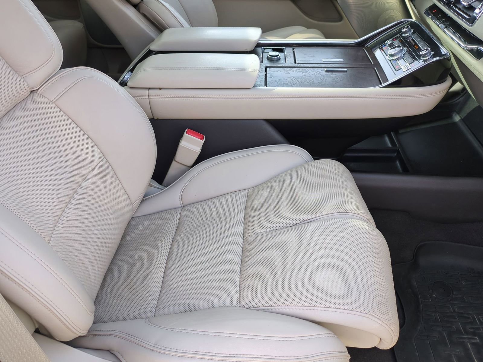 Used 2018 Lincoln Navigator L Reserve w/ Technology Package image 30