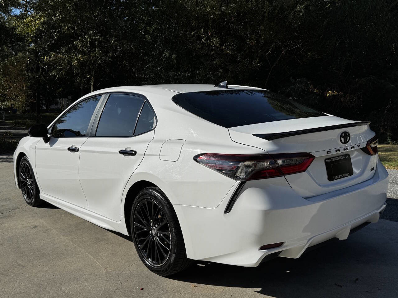 Used 2021 Toyota Camry SE w/ Convenience Package image 10