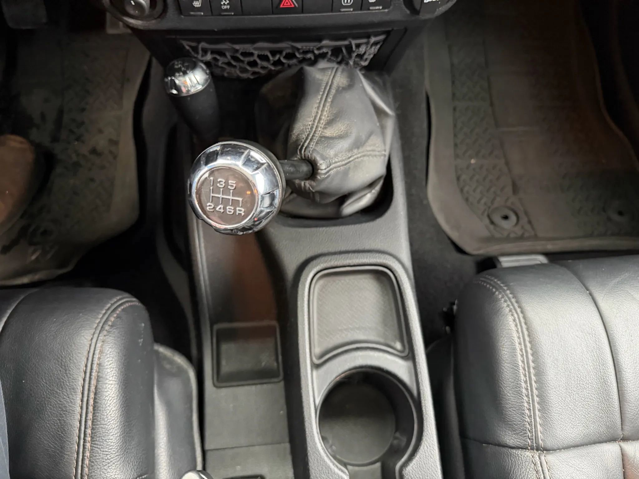 Used 2012 Jeep Wrangler Rubicon w/ PWR Convenience Group image 19