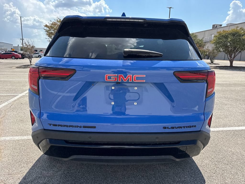 Used 2026 GMC Terrain Elevation w/ Elevation Premium Package AWD/4WD image 5