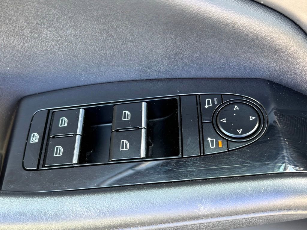 Used 2024 MAZDA MAZDA3 s FWD image 32