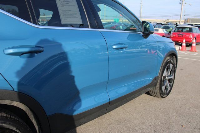 Used 2025 Volvo XC40 B5 Plus image 50