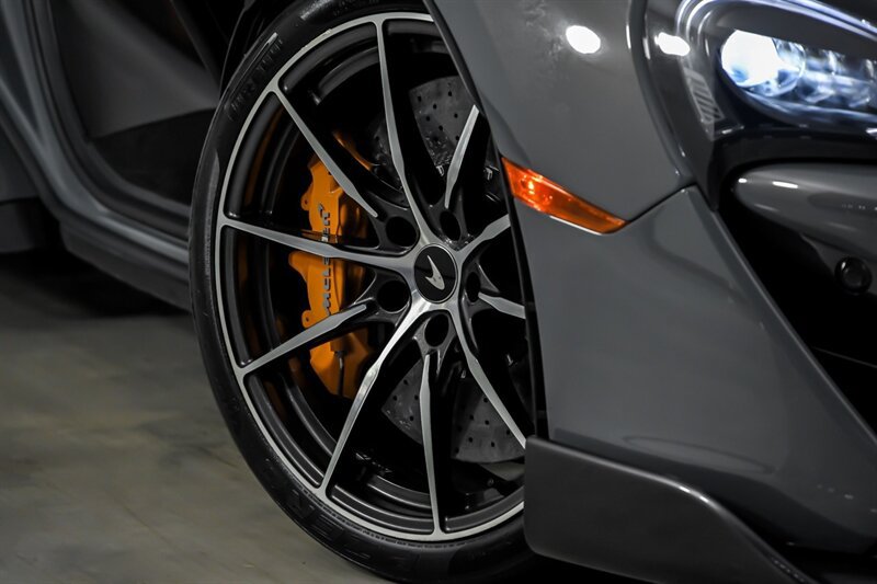 Used 2019 McLaren 600LT RWD image 4