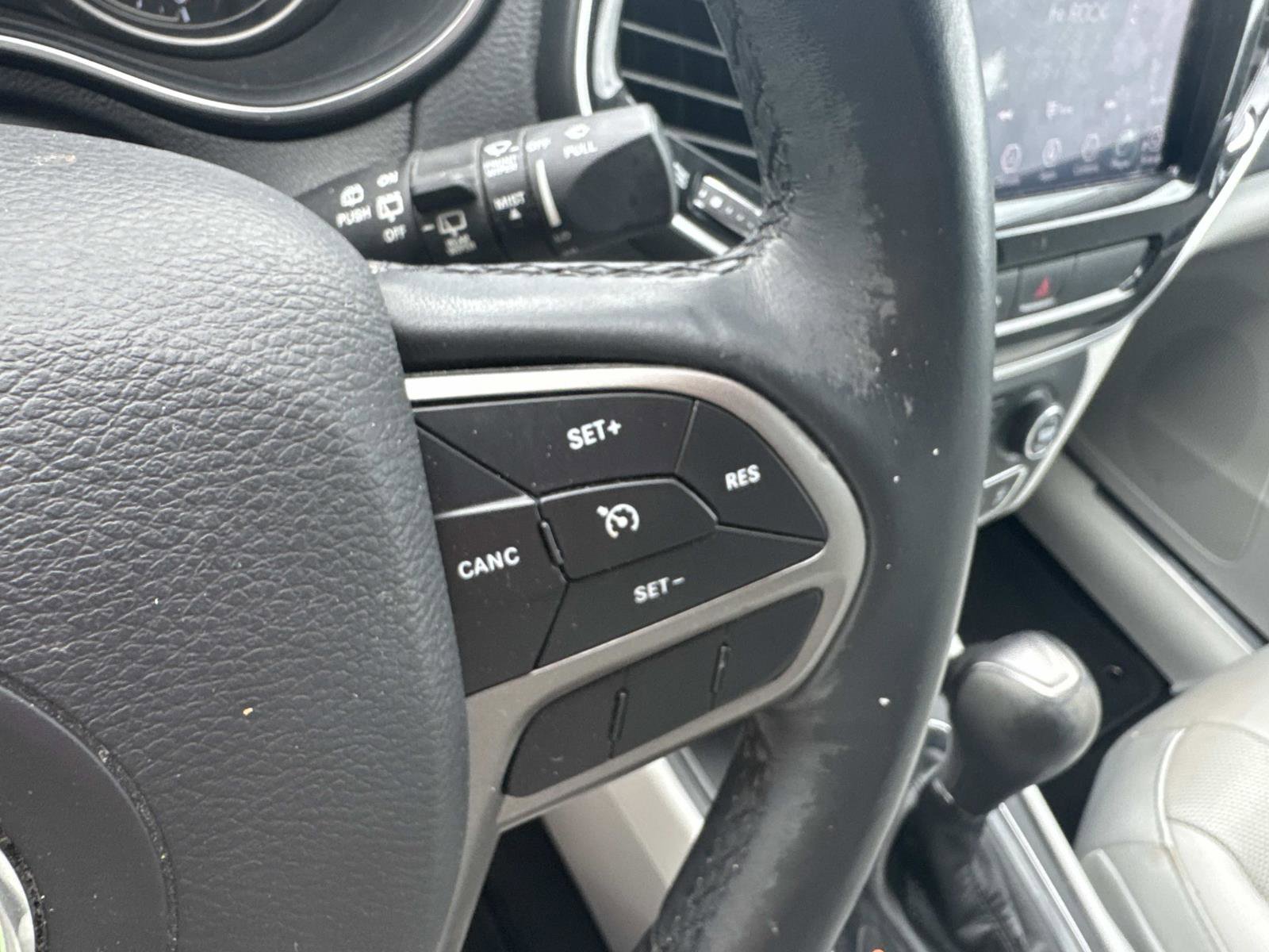 Used 2019 Jeep Cherokee Limited image 23