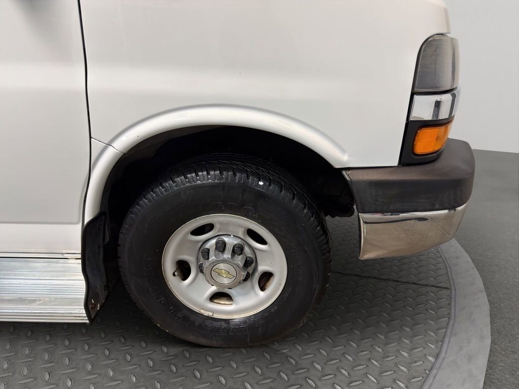 Used 2008 Chevrolet Express 3500 Extended Passenger w/ LT Preferred Equipment Group image 23