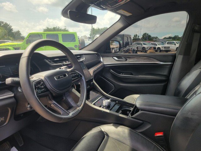 Used 2023 Jeep Grand Cherokee L Overland w/ Rear Seat Video Group I AWD/4WD image 11