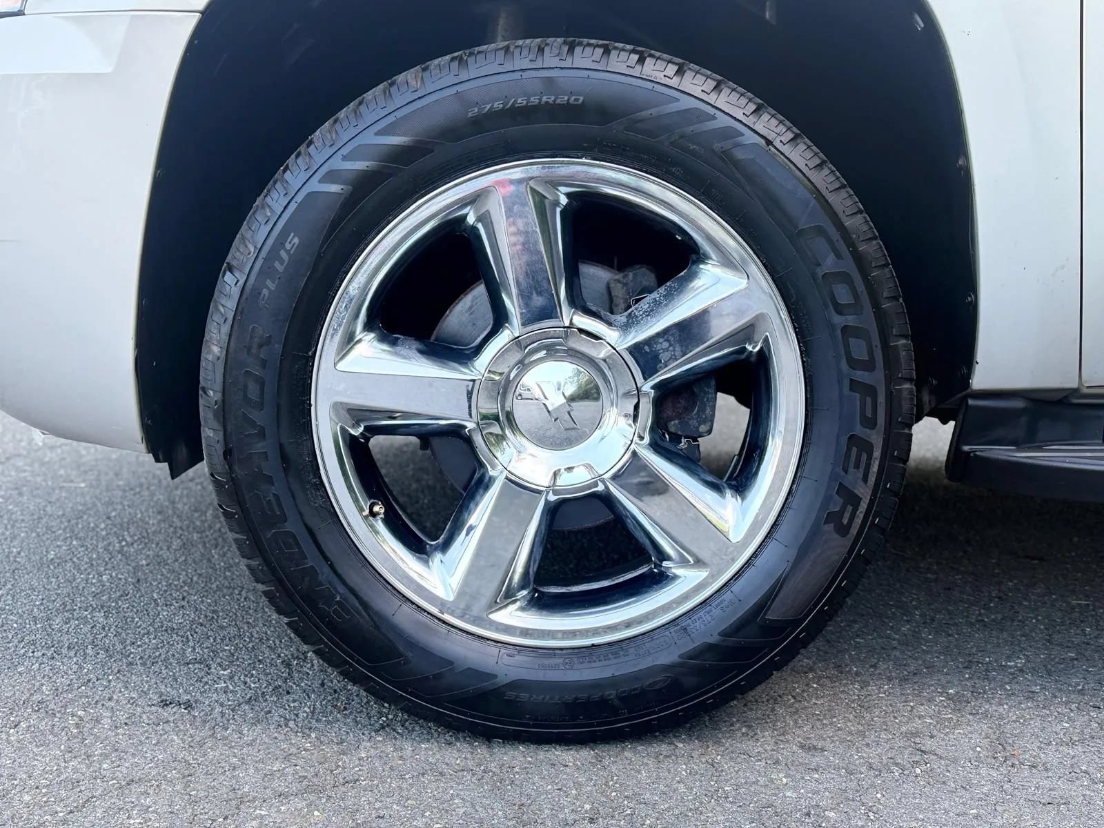 Used 2011 Chevrolet Tahoe LTZ AWD/4WD image 30