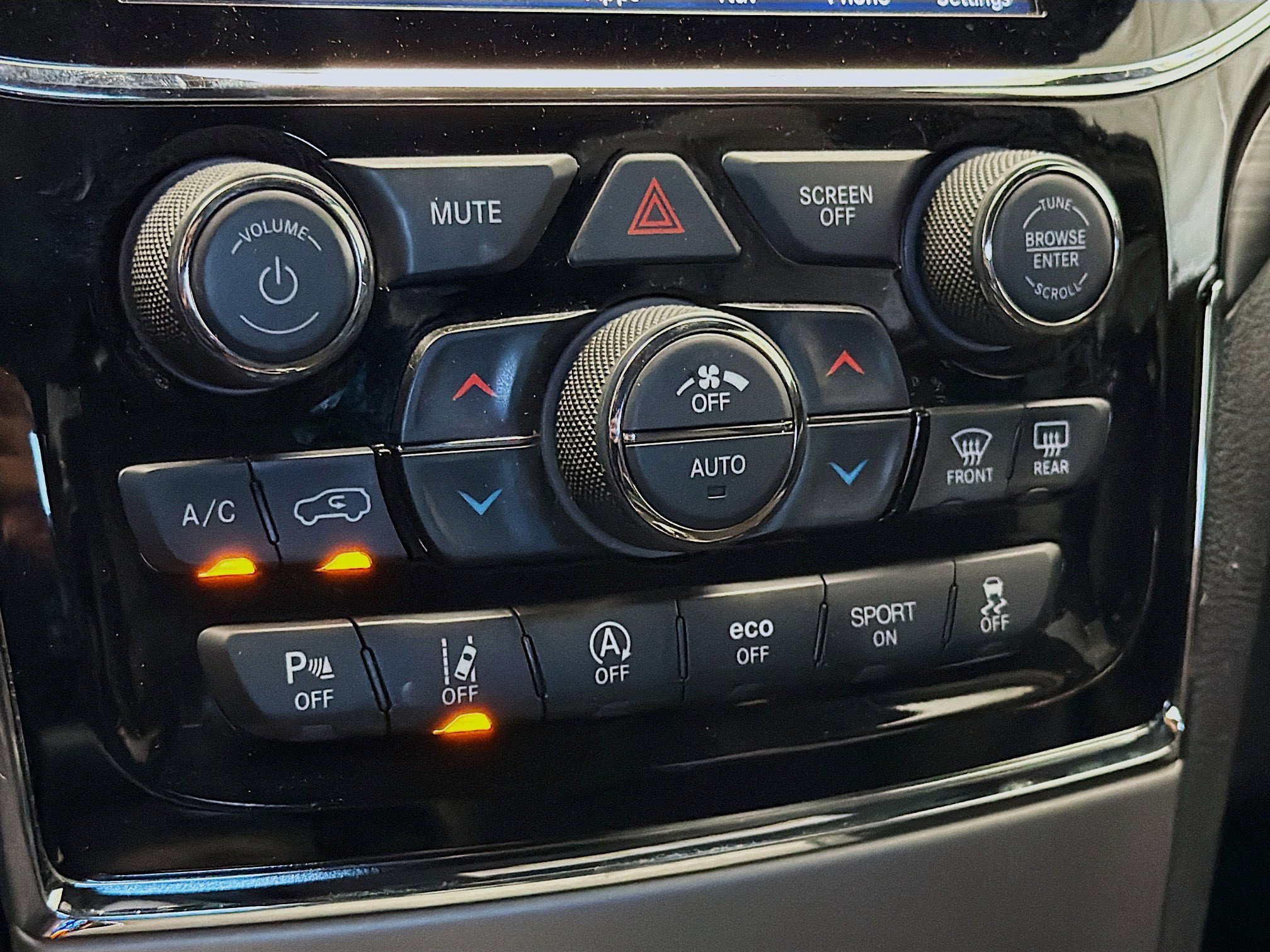 Used 2020 Jeep Grand Cherokee Altitude image 10