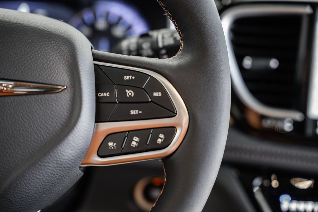 New 2026 Chrysler Pacifica Pinnacle FWD image 24