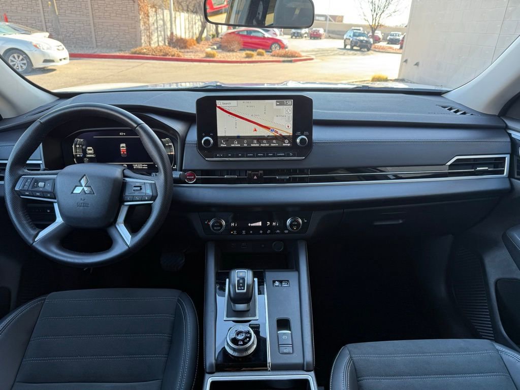 Used 2023 Mitsubishi Outlander SE image 13