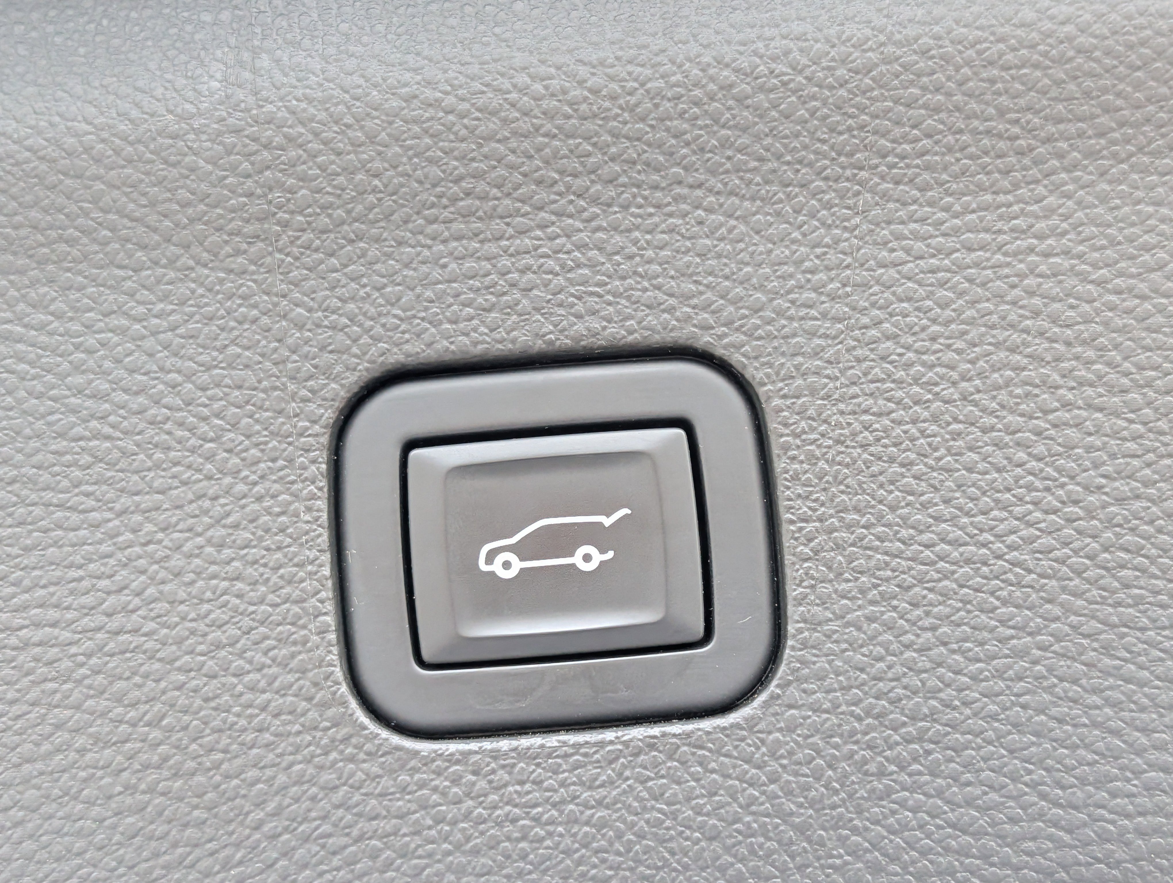 Used 2020 Buick Enclave Avenir w/ Avenir Technology Package image 36