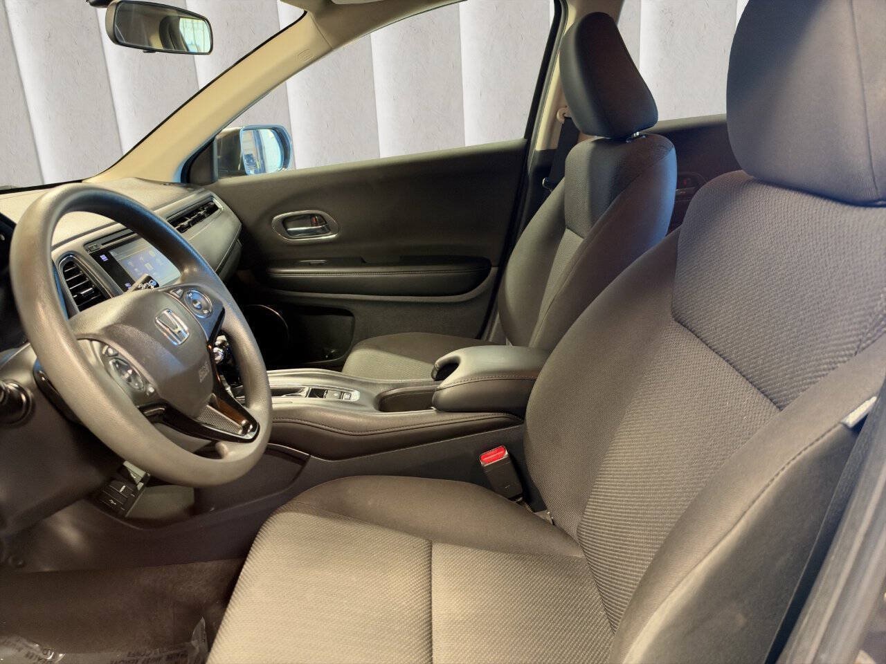 Used 2018 Honda HR-V EX image 12