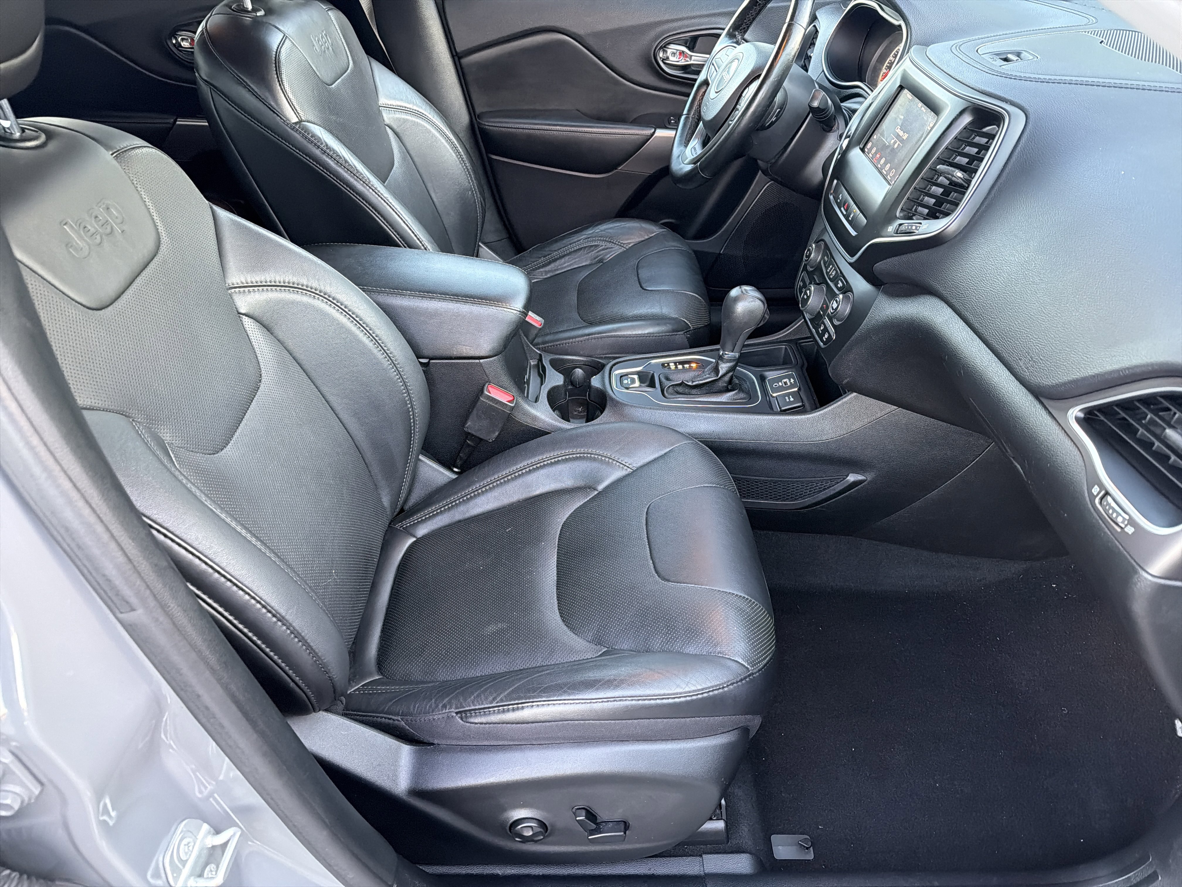 Used 2021 Jeep Cherokee Latitude Lux w/ Sun & Sound Group image 14