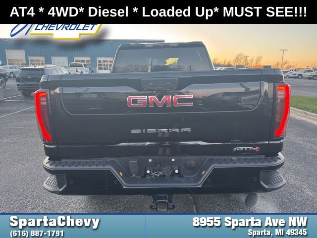 Used 2024 GMC Sierra 2500 AT4 image 4