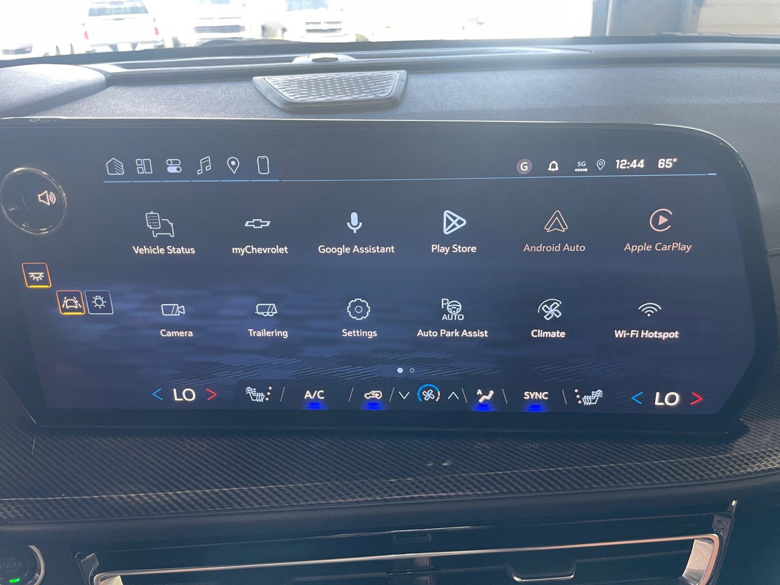 New 2027 Chevrolet Traverse Z71 w/ Enhanced Driving Package AWD/4WD image 13