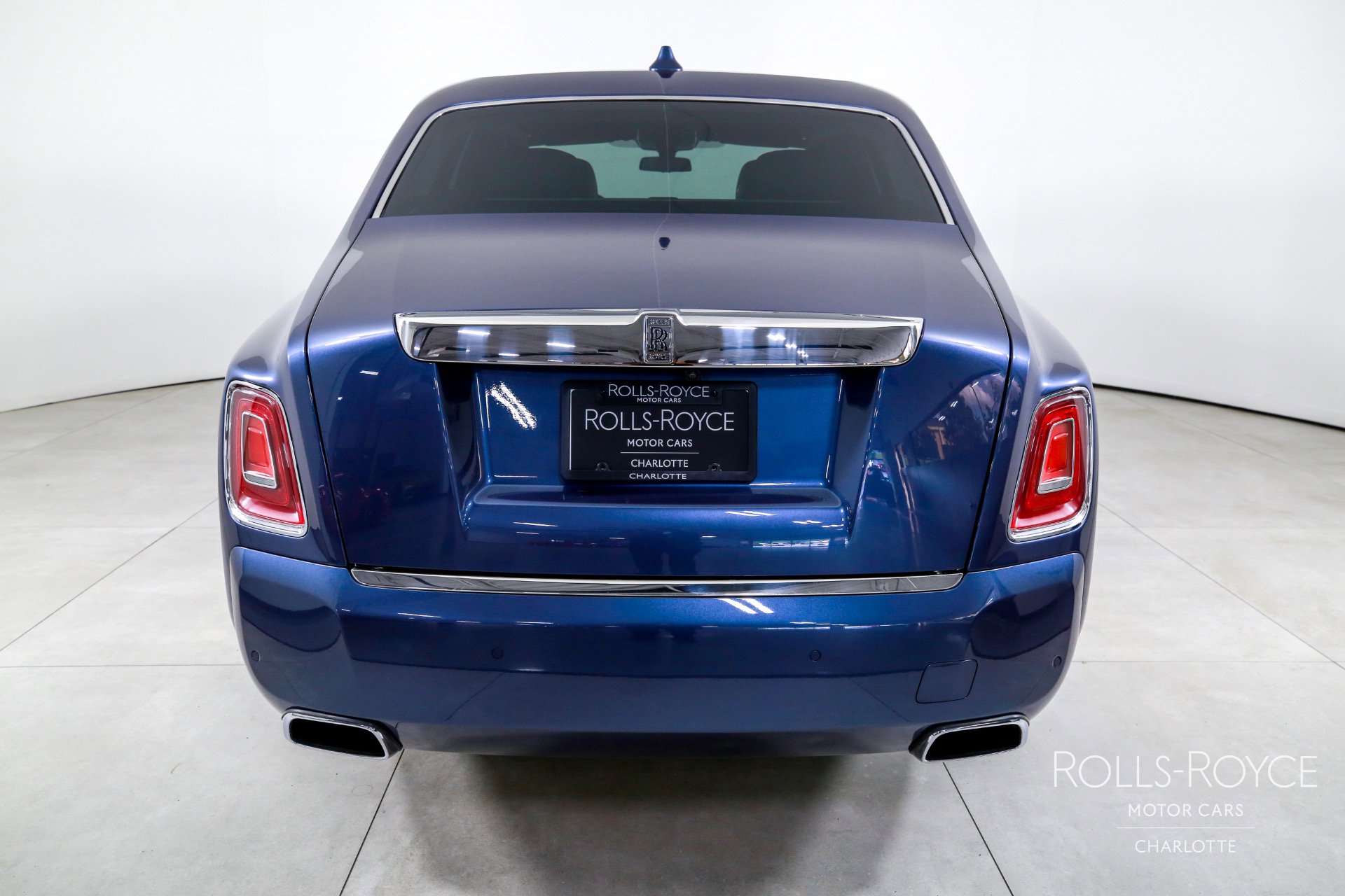 Used 2019 Rolls-Royce Phantom Sedan image 9