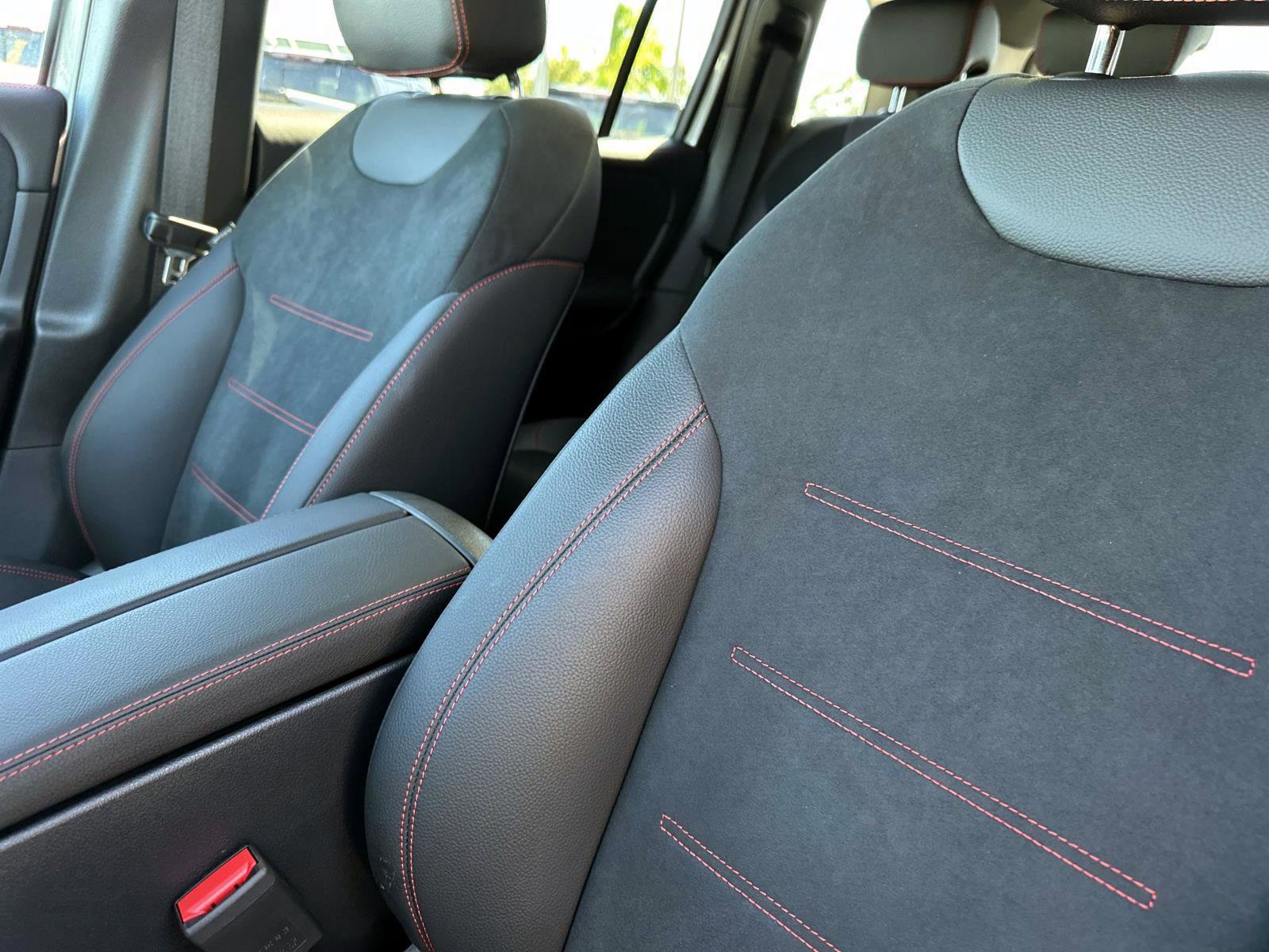 Certified 2025 Mercedes-Benz GLB 250 image 21