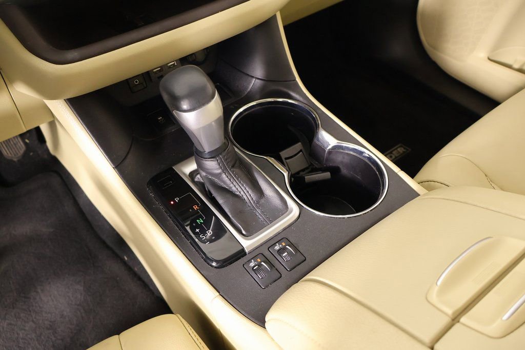 Used 2019 Toyota Highlander XLE image 8