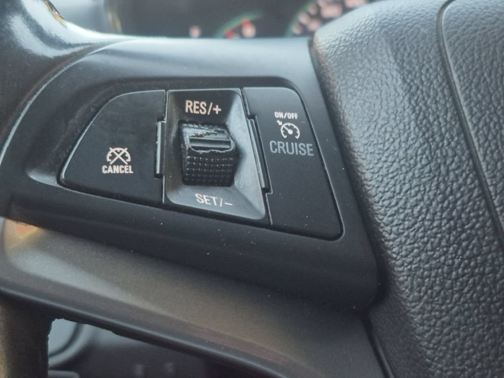 Used 2019 Chevrolet Trax LT w/ LT Convenience Package AWD/4WD image 29