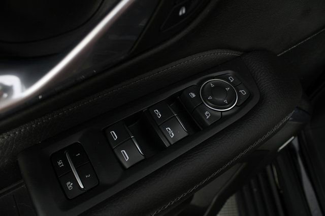 Used 2023 GMC Yukon Denali image 17