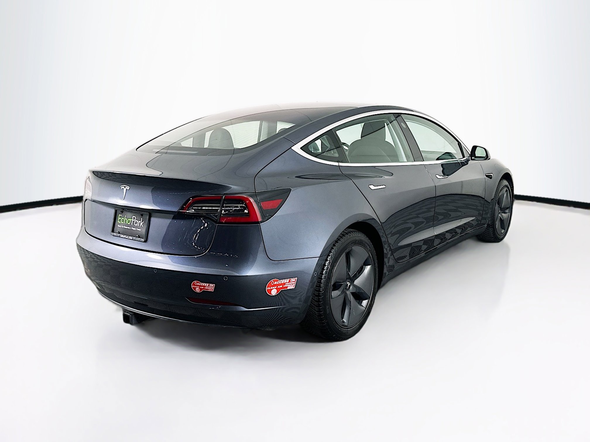 Used 2018 Tesla Model 3 Long Range RWD image 9