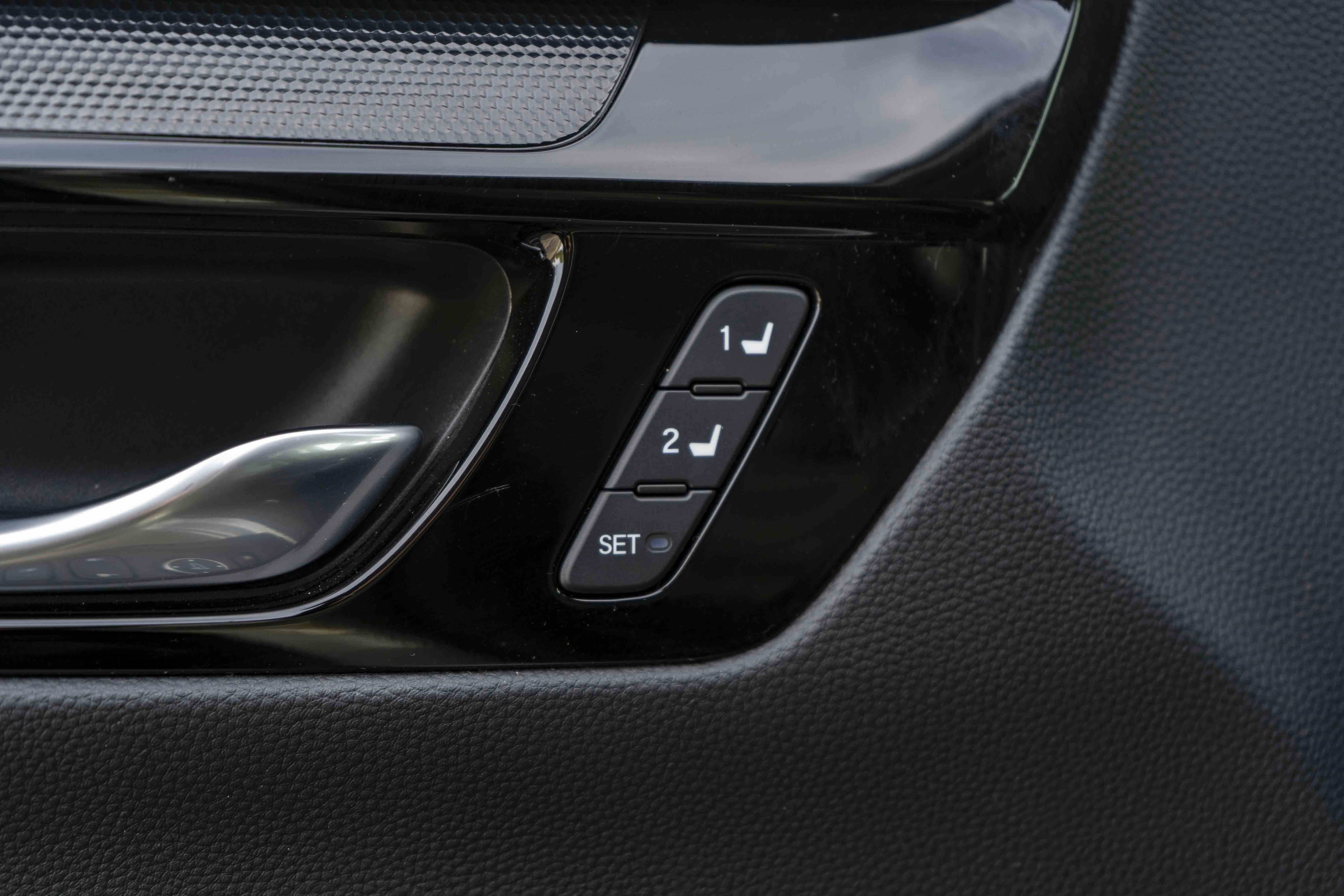 Used 2025 Honda CR-V EX-L image 39