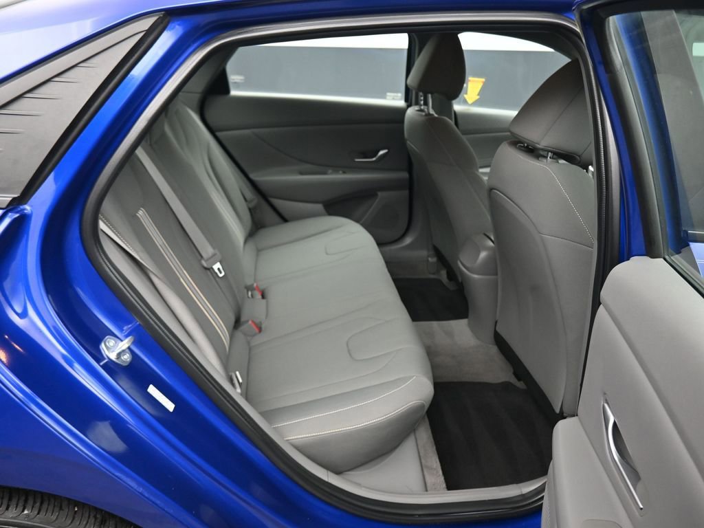Used 2023 Hyundai Elantra SEL w/ Convenience Package FWD image 36