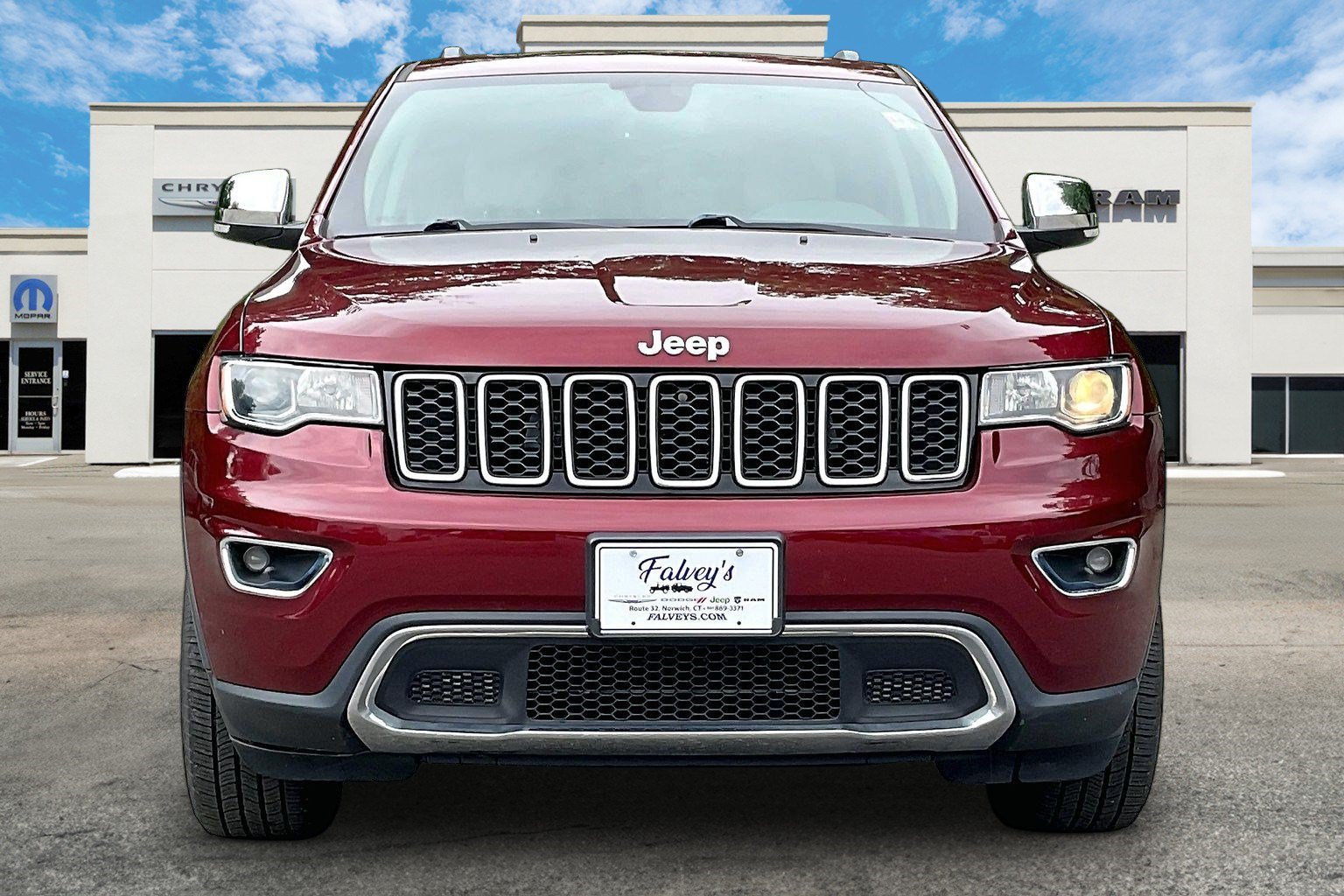 Used 2018 Jeep Grand Cherokee Limited AWD/4WD image 3