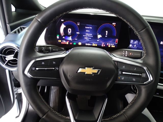 Used 2025 Chevrolet Equinox EV LT image 6