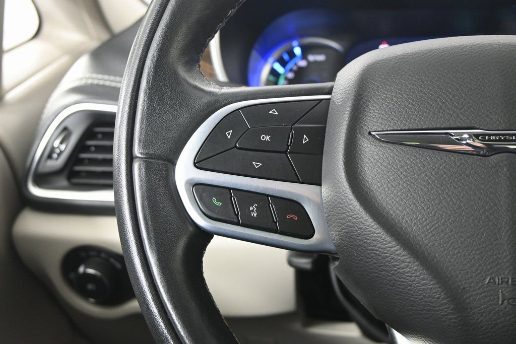 Used 2022 Chrysler Pacifica Limited image 37