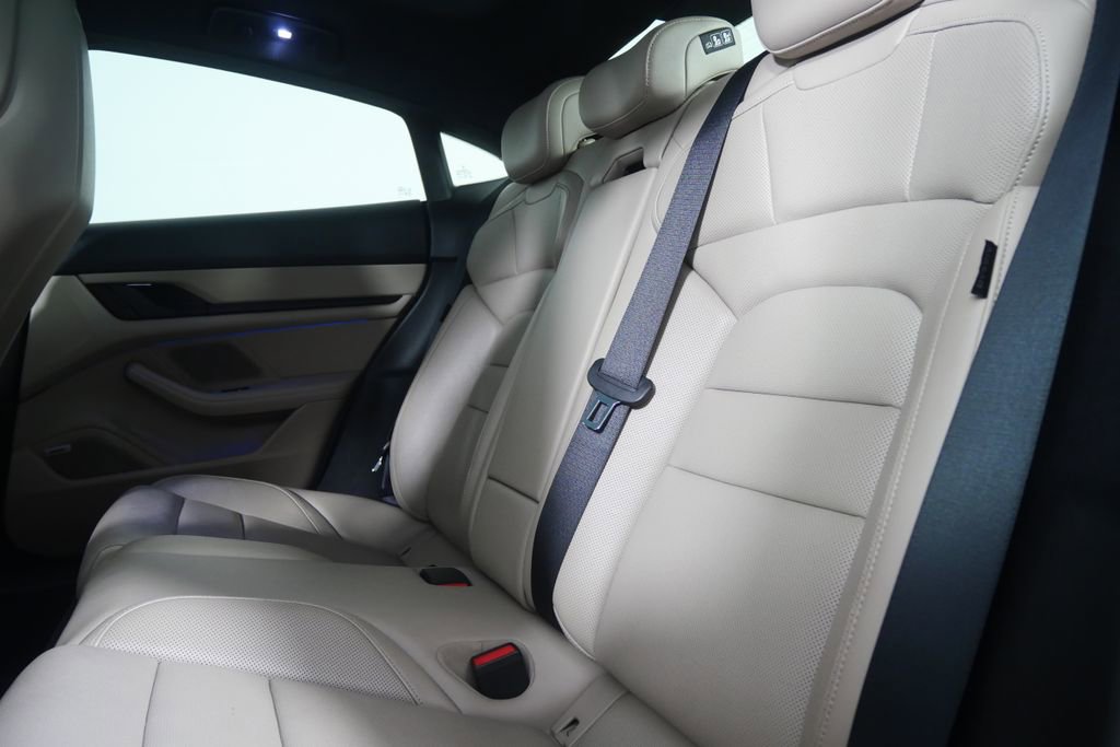 Used 2022 Porsche Taycan image 19