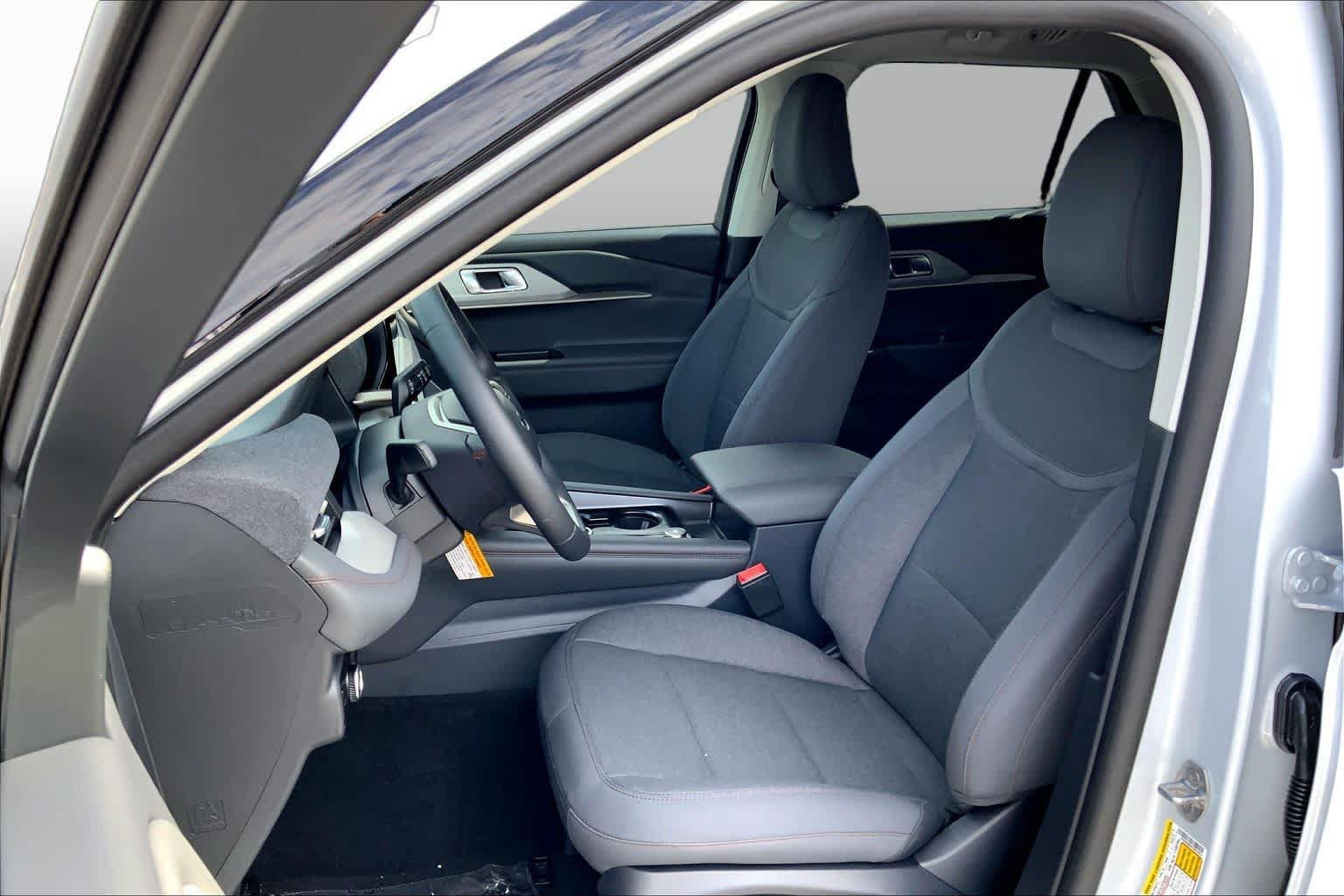 New 2026 Ford Explorer Active AWD/4WD image 7
